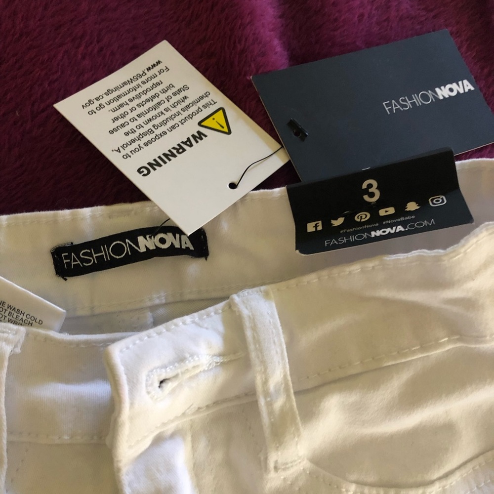 Fashion nova white jeans size 3